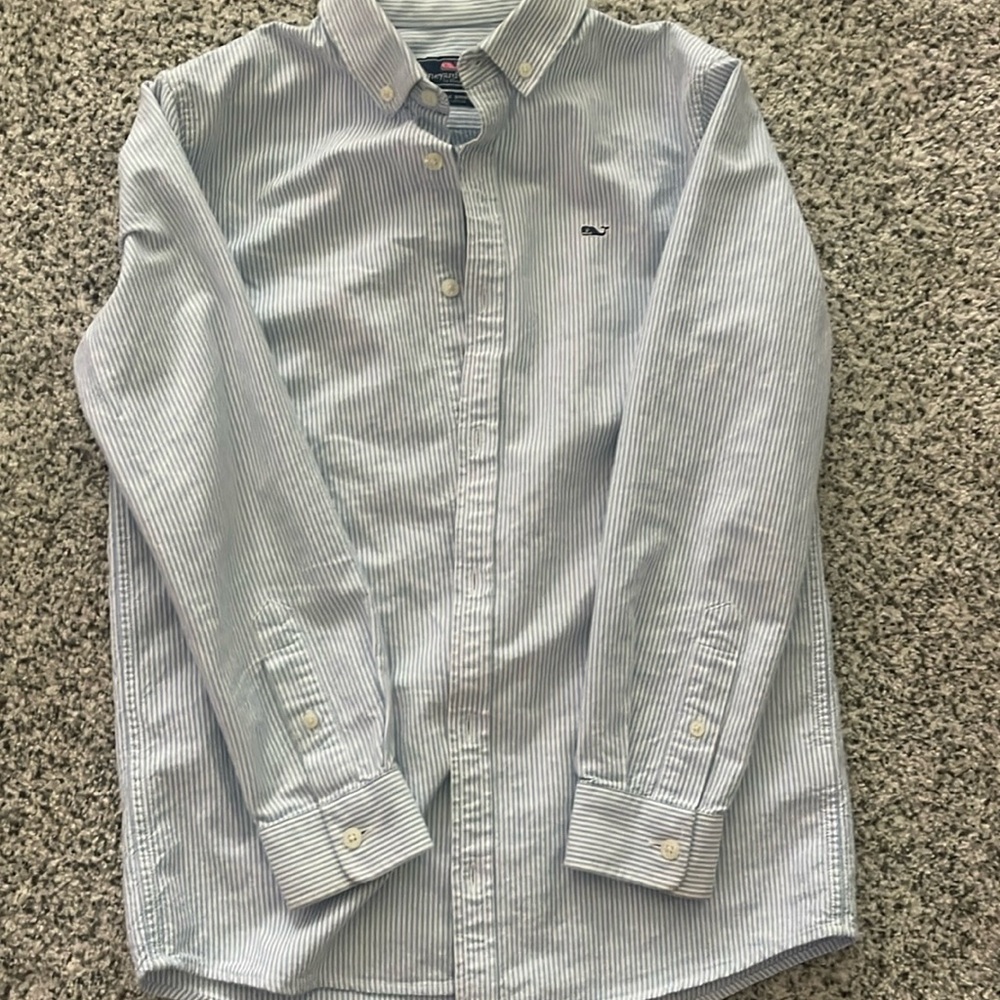 Boys Vineyard Vine blue and white striped button down shirt. Size M 10-12